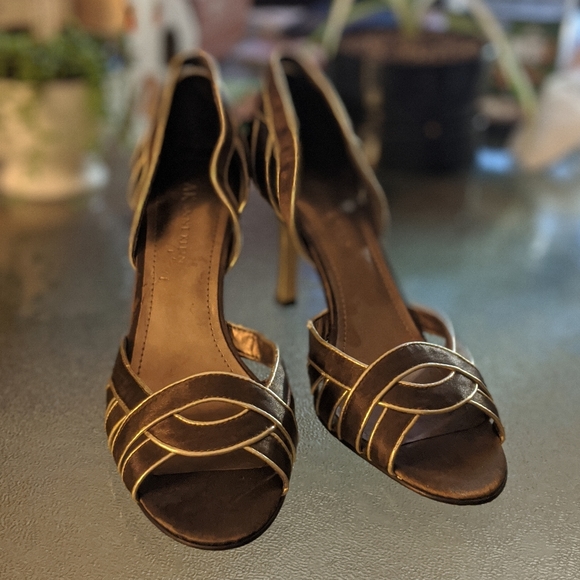 AK bronze and gold peep toe pumps- 8M NWT - Picture 1 of 7